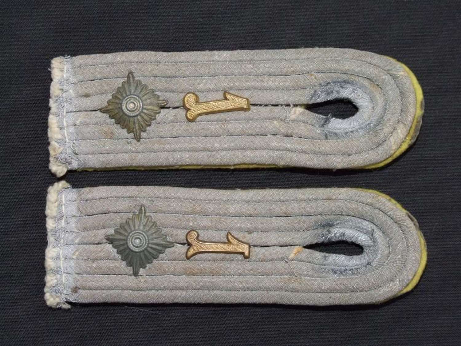 Shoulder Boards to a Signals Oberleutnant