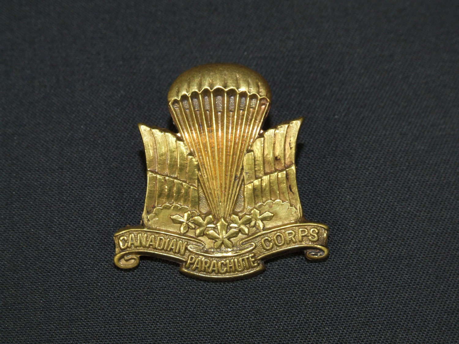 Ist Canadian Parachute Battalion Beret Badge in Brass