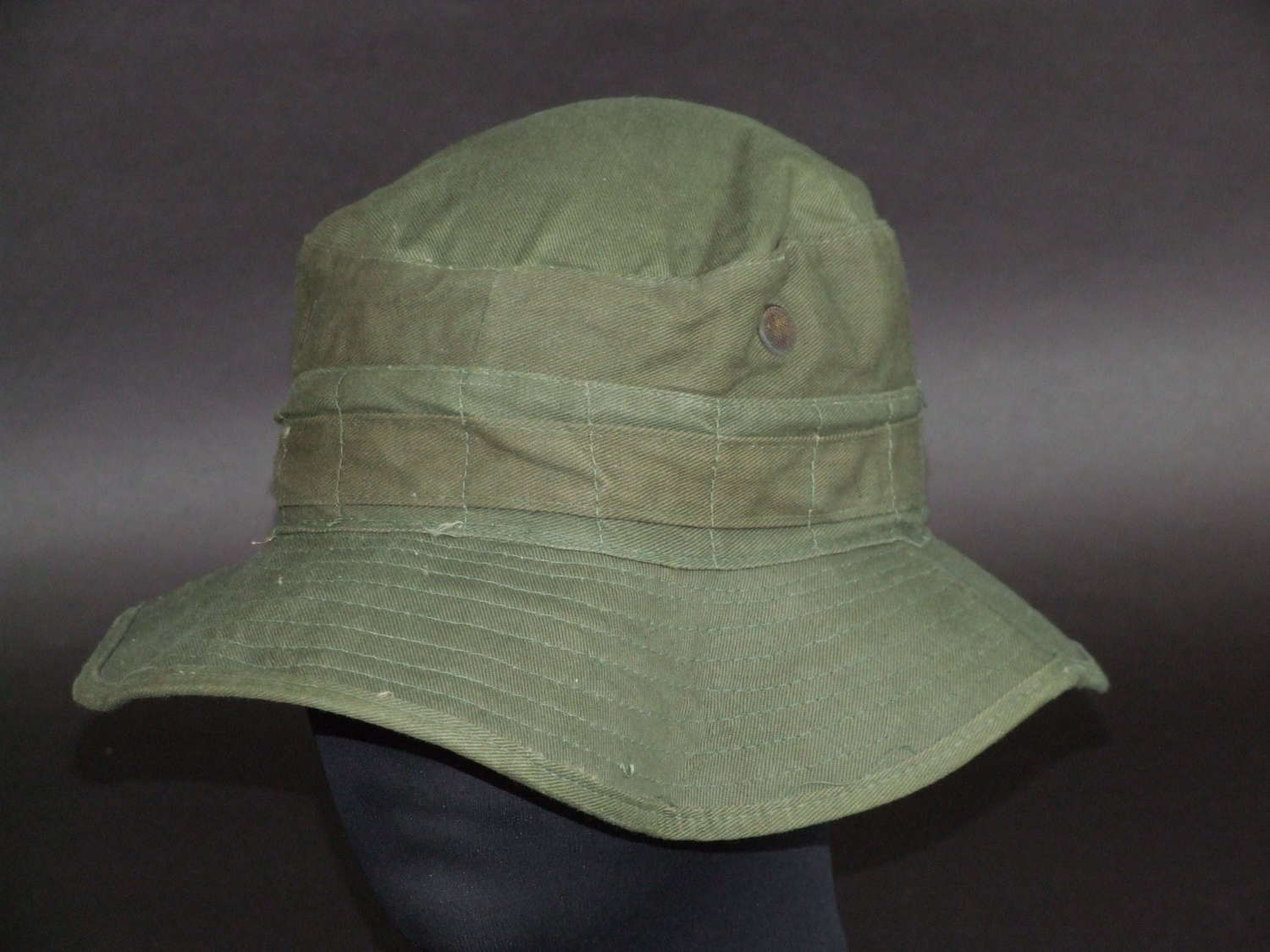 1945 Dated British Jungle Service Hat. 7 1/8