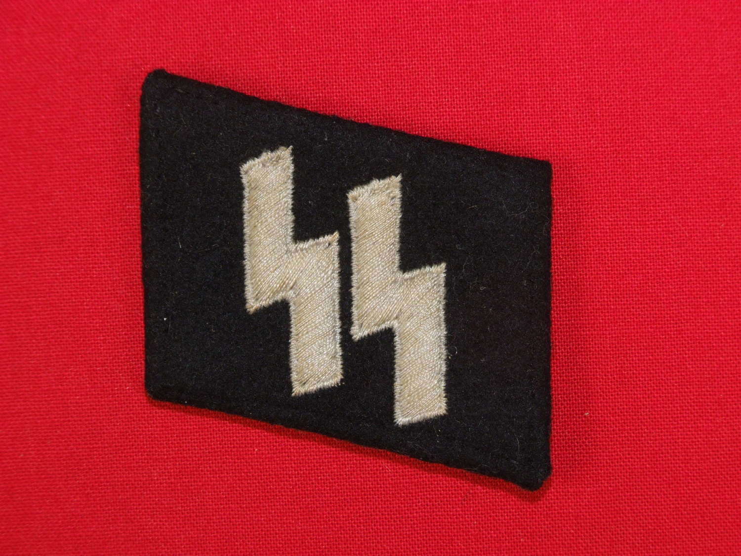 Single SS Enlisted Man's Collar Tab