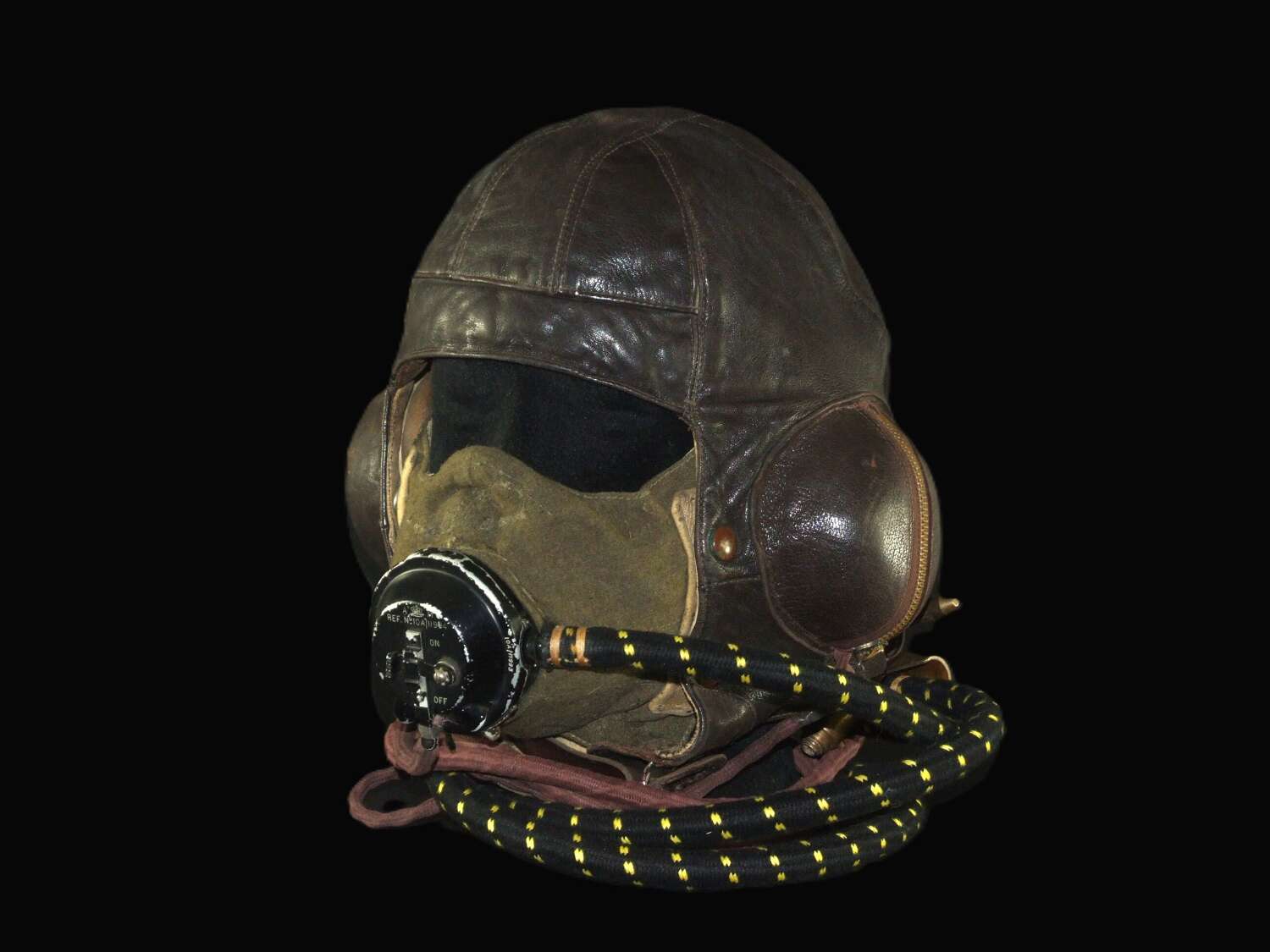 RAF B Type 1939 Size 4 with D Type Oxygen Mask