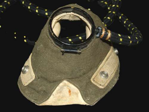 RAF B Type 1939 Size 4 with D Type Oxygen Mask