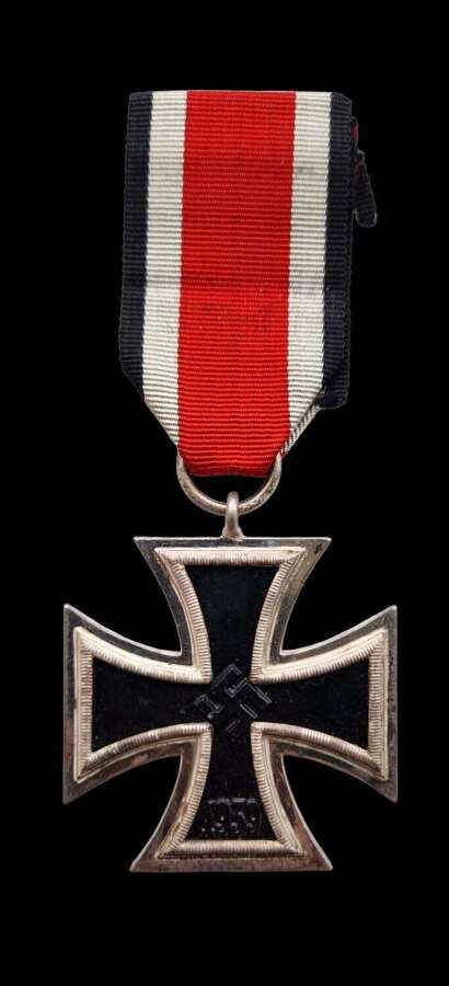 1939 Iron Cross Second Class by W&auml;chtler und Lange marked 100.