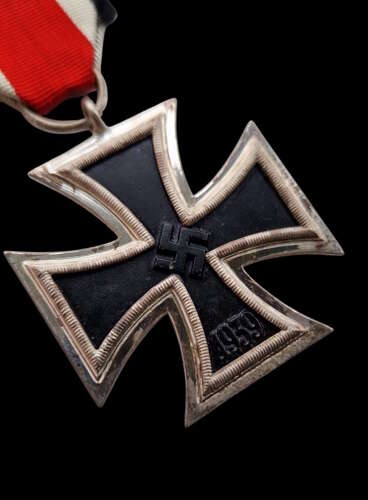1939 Iron Cross Second Class by Wächtler und Lange marked 100.