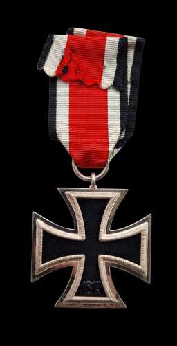 1939 Iron Cross Second Class by Wächtler und Lange marked 100.