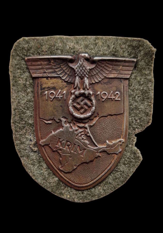 Rare variant Heer Krim Shield.