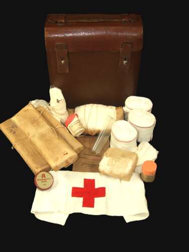 1939 Dated Field Dressing Kit and Medic;s Armband