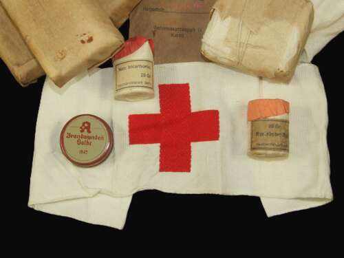 1939 Dated Field Dressing Kit and Medic;s Armband