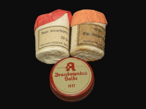 1939 Dated Field Dressing Kit and Medic;s Armband