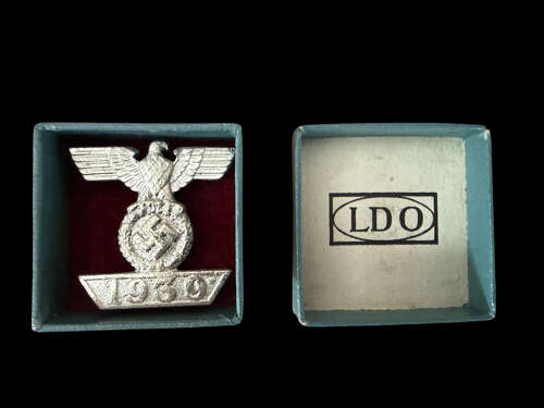 Boxed Spange to the 1939 Iron Cross Second Class