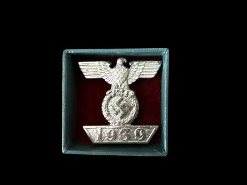 Boxed Spange to the 1939 Iron Cross Second Class