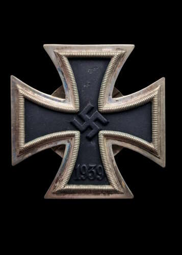 Very rare Screwback 1939 Iron Cross First Class in LDO case by Boerger & Co marked L/57
