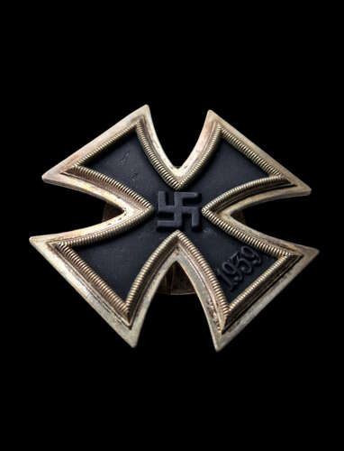 Very rare Screwback 1939 Iron Cross First Class in LDO case by Boerger & Co marked L/57