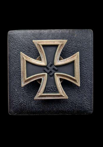 Very rare Screwback 1939 Iron Cross First Class in LDO case by Boerger & Co marked L/57