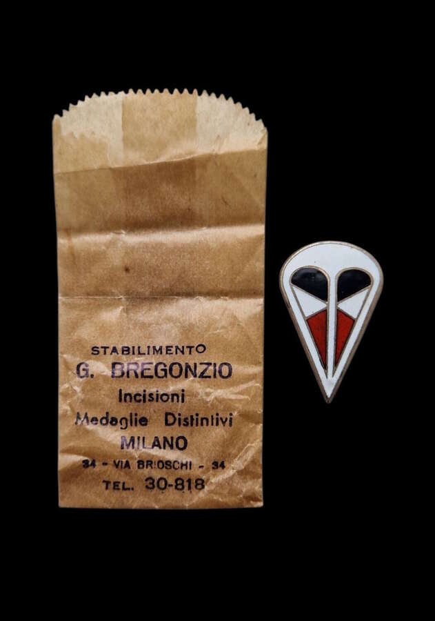 Luftwafffe 1st Fallschirmkorps Tradition Badge with packet by Stabilimento G.Bregonzio