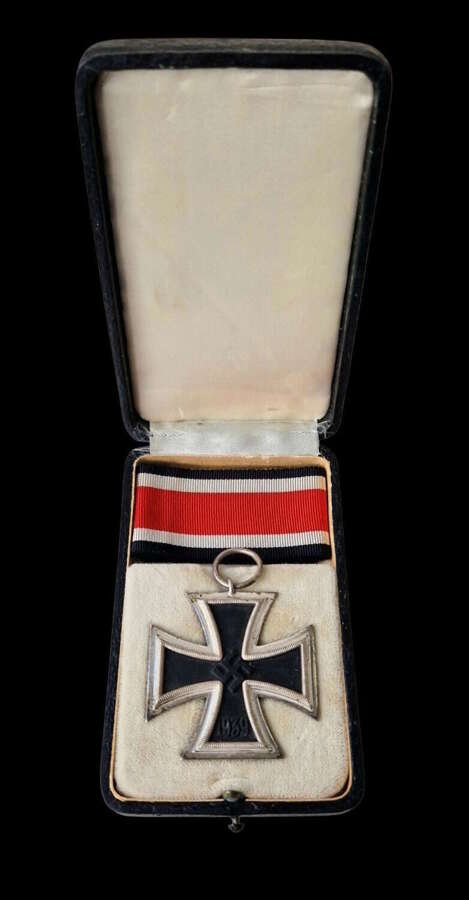1939 Iron Cross Second Class in a Knights Cross style case by Deumer.